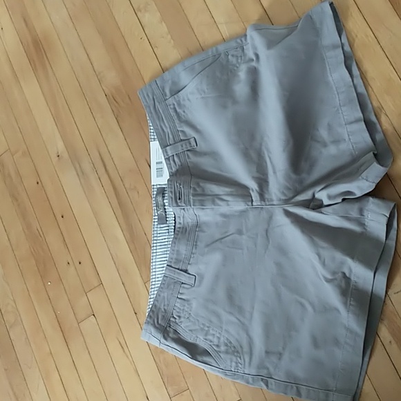 Natural Reflections Pants - NWT  naturals. Reflections Woman’s shorts FROST  GRAY